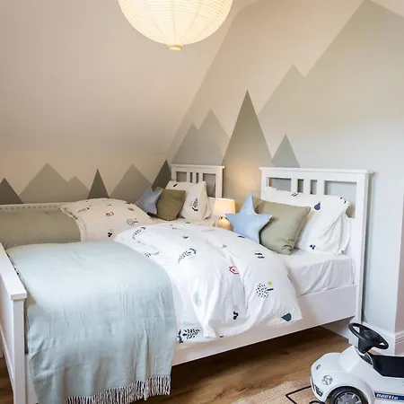 Cosy Family In Strandhill * Sligo