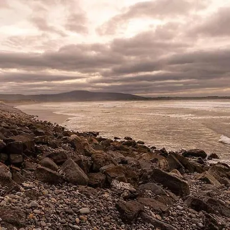Cosy Family In Strandhill *