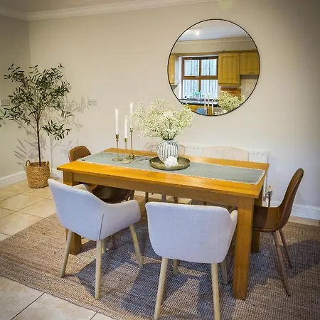 Cosy Family In Strandhill Villa
