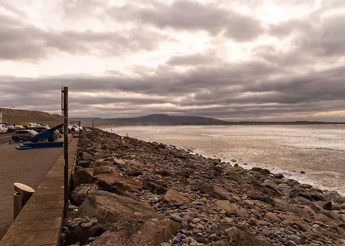 Cosy Family In Strandhill * Sligo